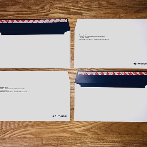 Конверты - на фото: пример напечатанных конвертов компании Hyundai 