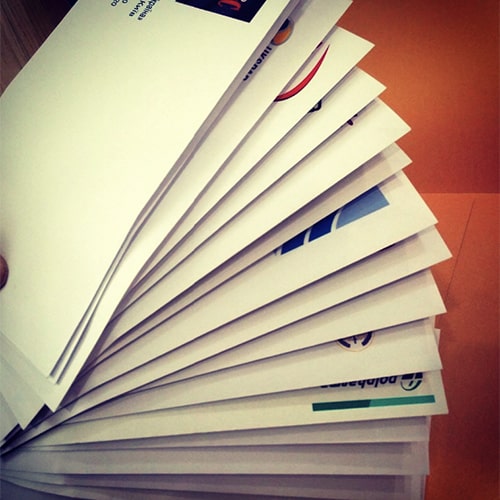 На фото: напечатанные конверты для разных компаний Саратова
